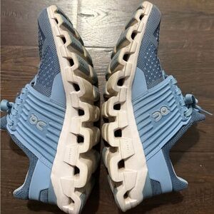 On Running Cloudswift Light Blue Sneakers